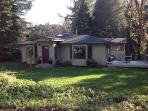 A Residential Charcoal Gutter Installation by Affordable Roofing & Gutter Company in Eugene, Oregon