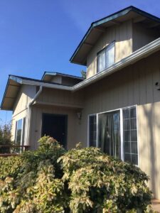 A Residential White Gutter Installation by Affordable Roofing & Gutter Company in Eugene, Oregon