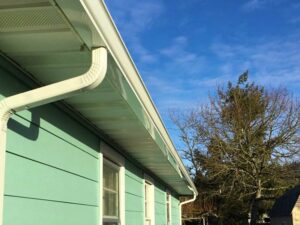 A Residential White Gutter Installation by Affordable Roofing & Gutter Company in Lebanon, Oregon